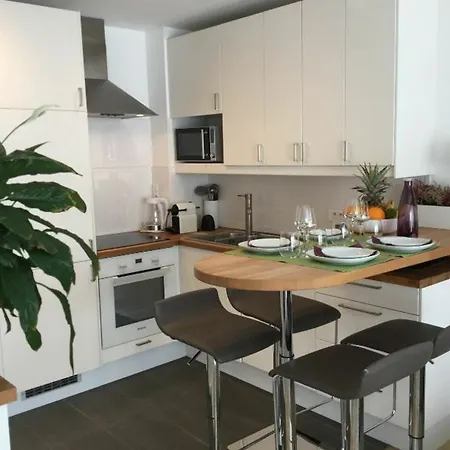 With One Bedroom In Paris, With Wonderful View, Furnish Апартаменты *